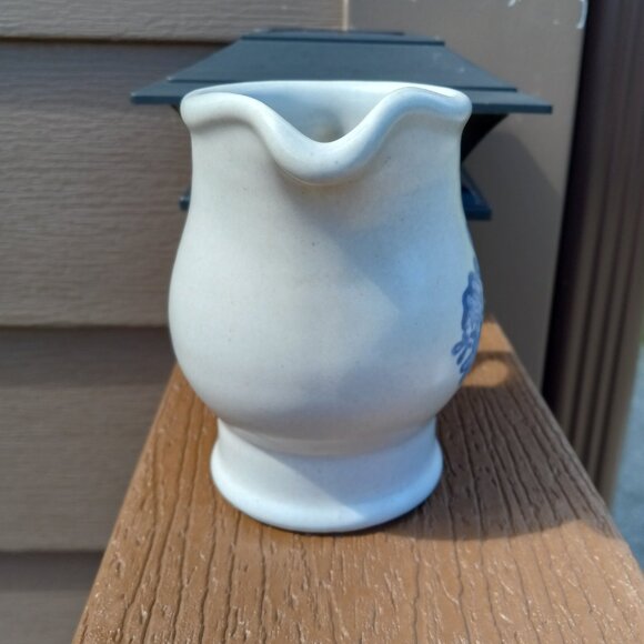 Vintage Pfaltzgraff Yorktowne Creamer Pitcher 24Y - Picture 2 of 11